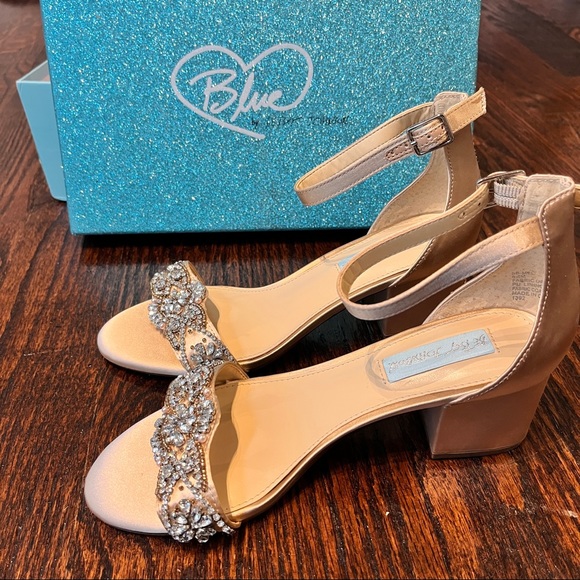 NEW Betsey Johnson Rhinestone Champagne Chunky Heels 6.5 Wedding Party Satin - Picture 9 of 13